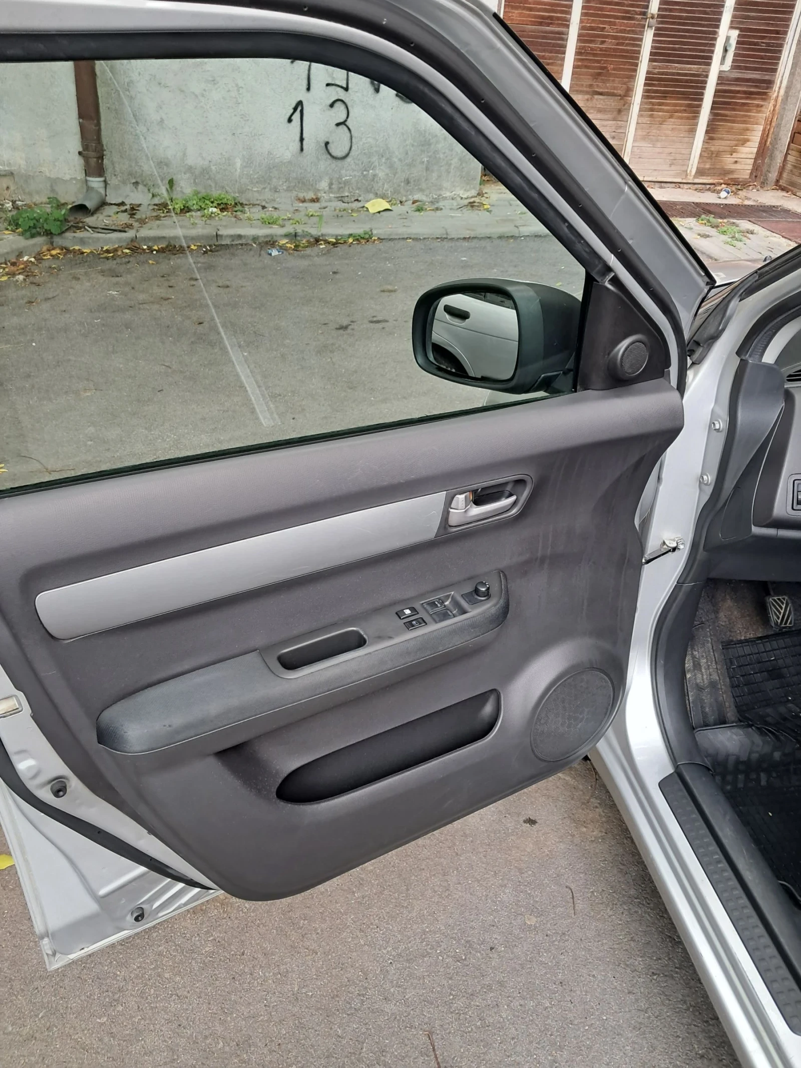 Suzuki Swift 1.3DDIS - изображение 8