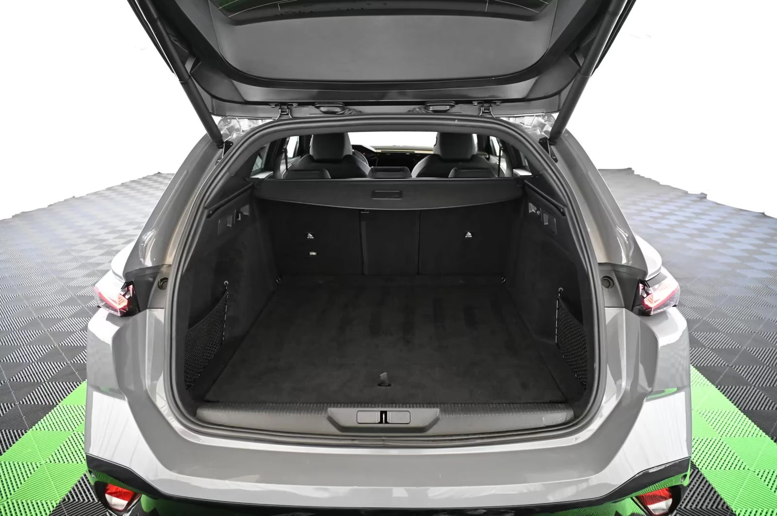 Peugeot 308 PHEV/224HP/GT/MATRIX/FOCAL/360/482g | Mobile.bg   16