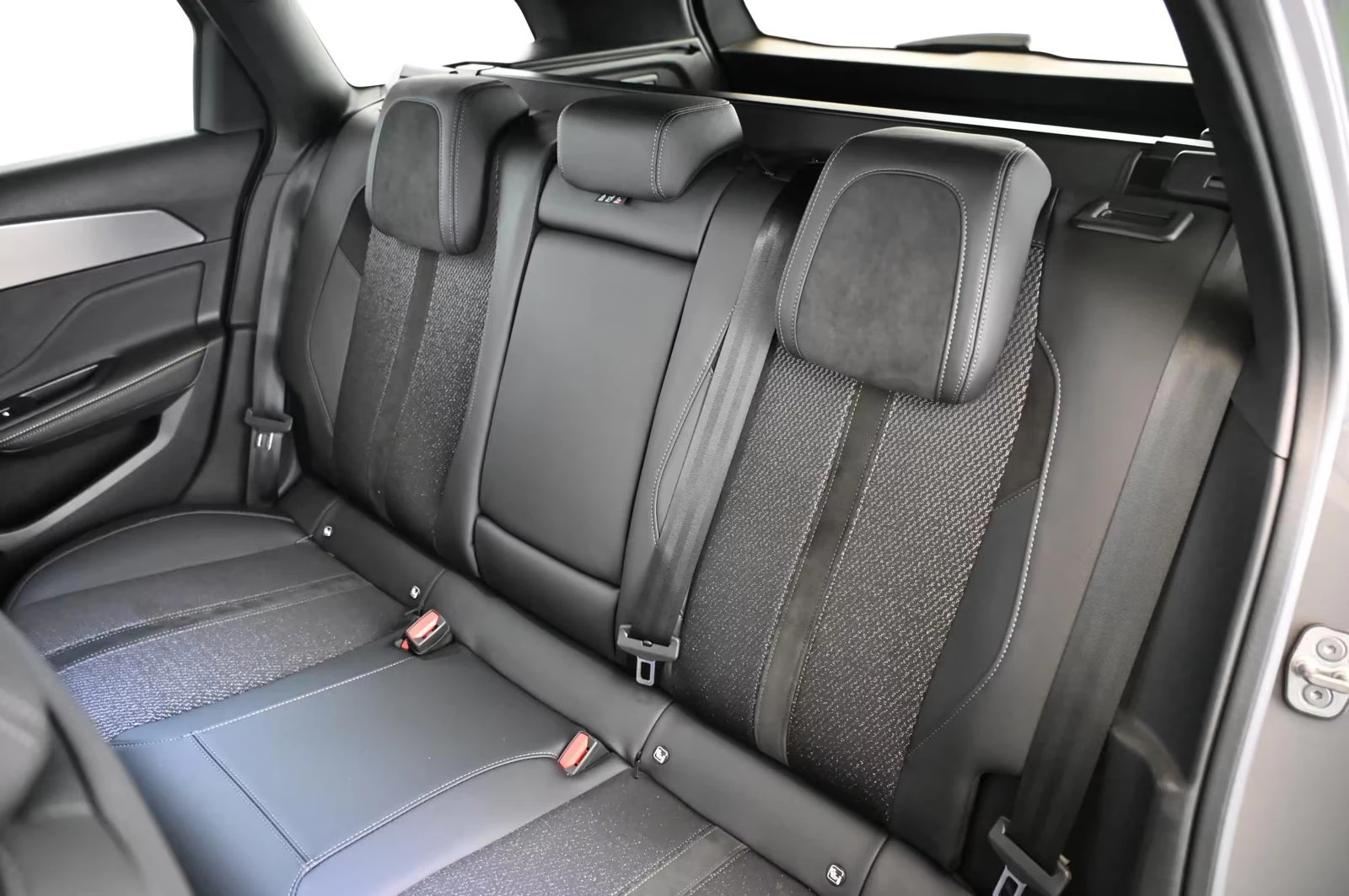 Peugeot 308 PHEV/224HP/GT/MATRIX/FOCAL/360/482g | Mobile.bg   15