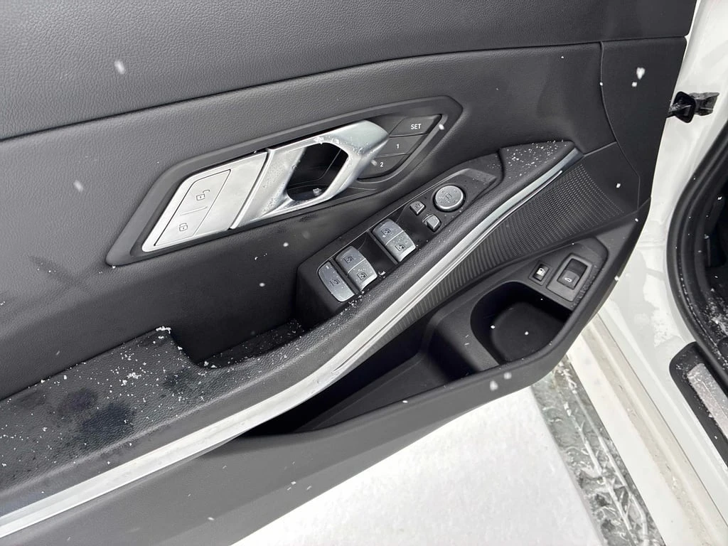 BMW 330 * 330e xDrive * CARFAX * ���� �� �� | Mobile.bg � ����������� 11