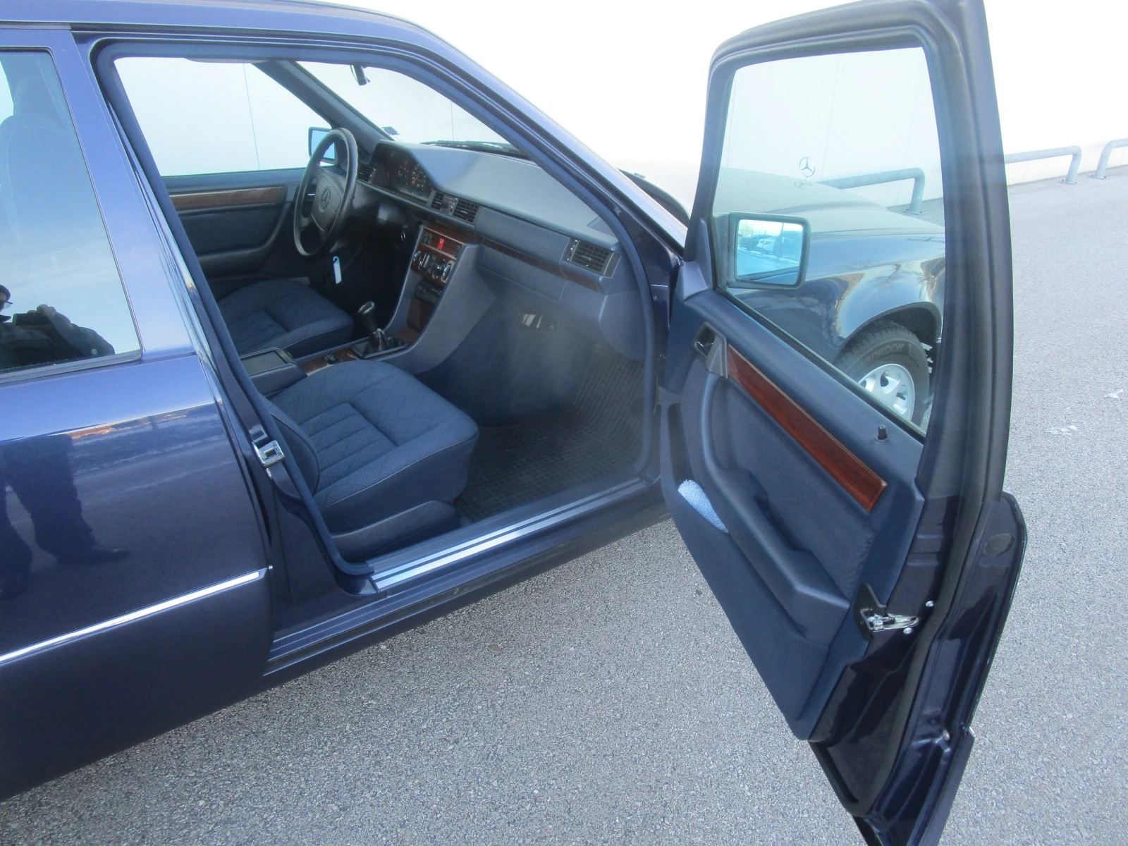 Mercedes-Benz E 200 | Mobile.bg � ����������� 14