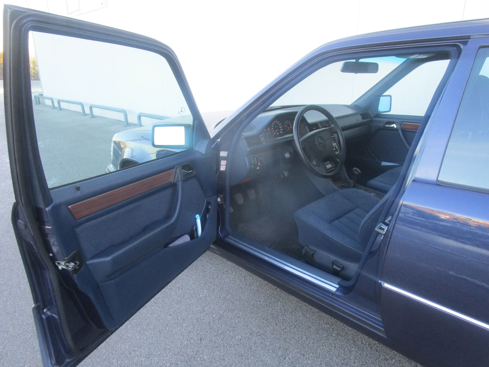 Mercedes-Benz E 200 | Mobile.bg � ����������� 7