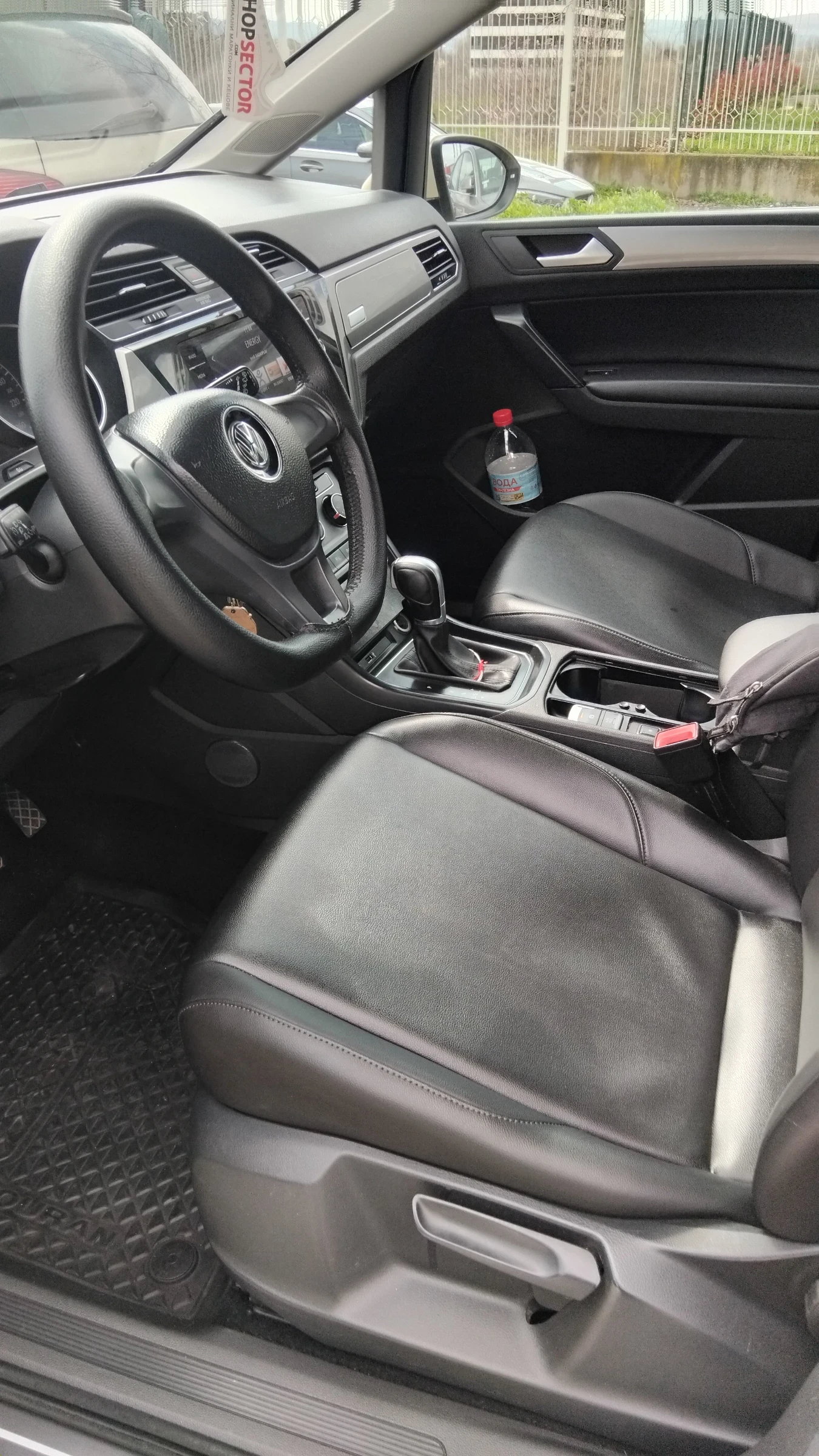 VW Touran, снимка 6 - Автомобили и джипове - 54037916