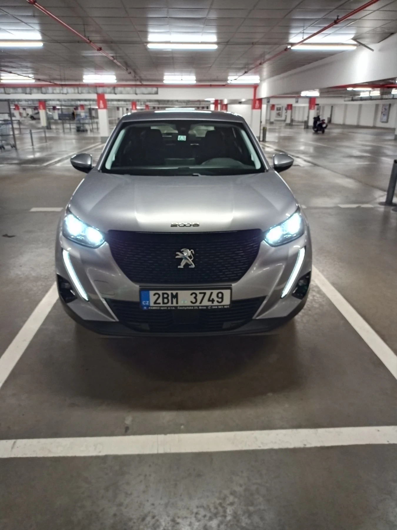 Peugeot 2008 1, 2 Active. Benzin , снимка 3 - Автомобили и джипове - 54986764