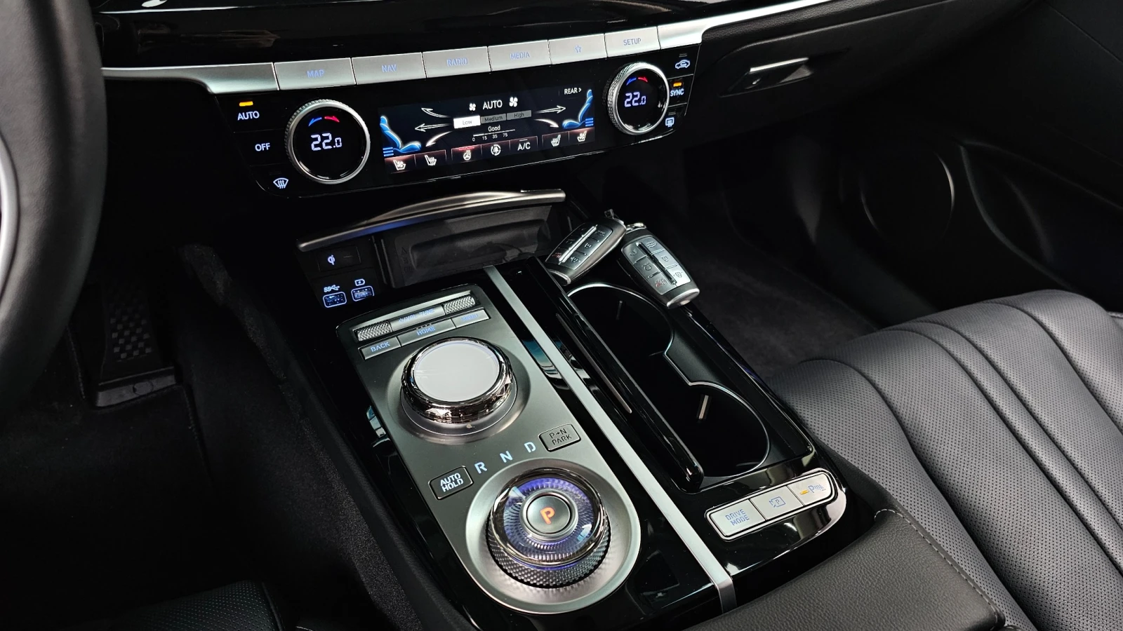Genesis G80 3.5T* ХЕДЪП* 360 КАМЕРА* ДИСТРОНИК* ОБДУХВАНЕ* , снимка 11 - Автомобили и джипове - 55085120
