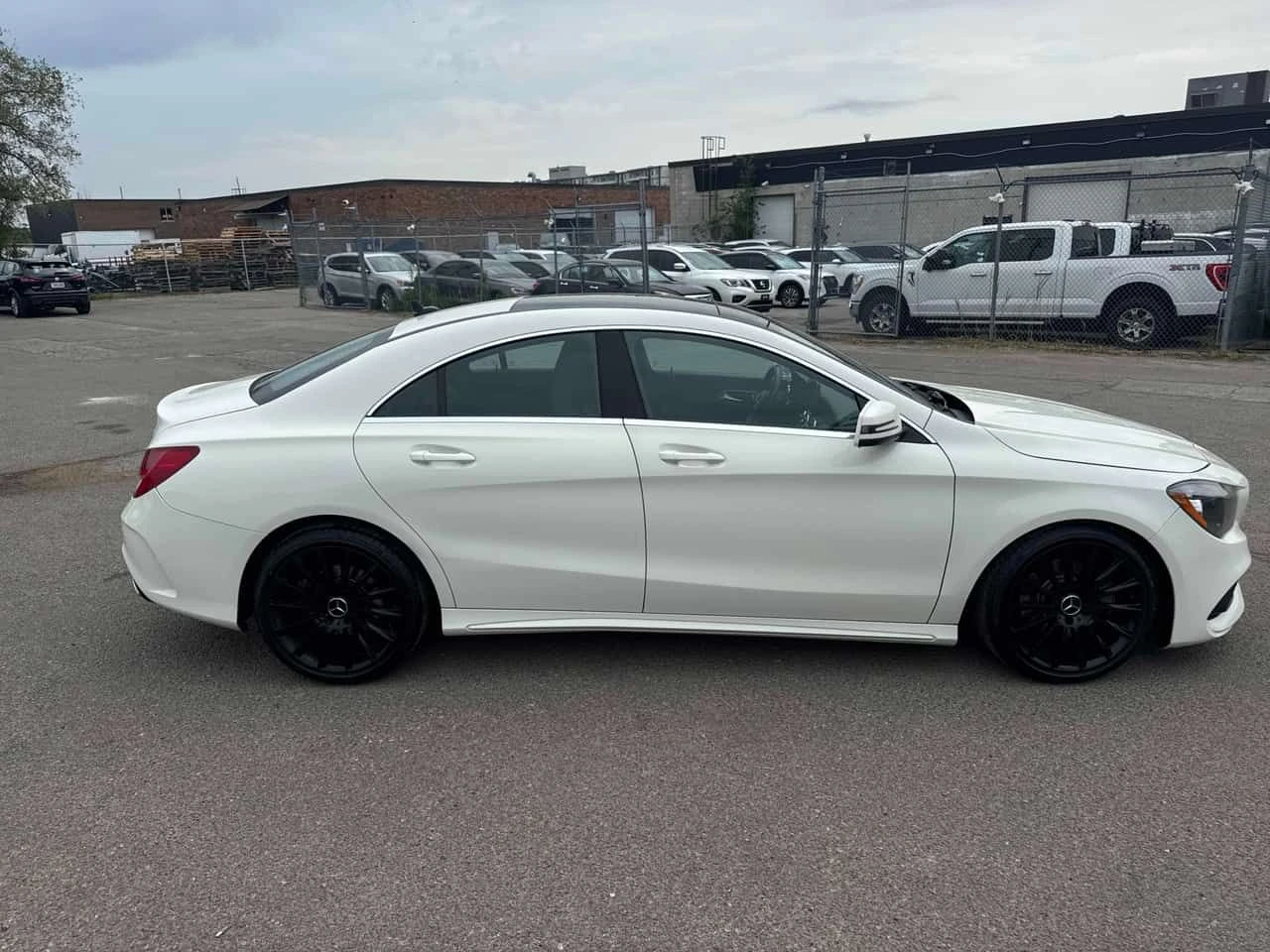 Mercedes-Benz CLA 250 4MATIC/ПАНОРАМА/ПОДГРЕВИ, снимка 4 - Автомобили и джипове - 55106112