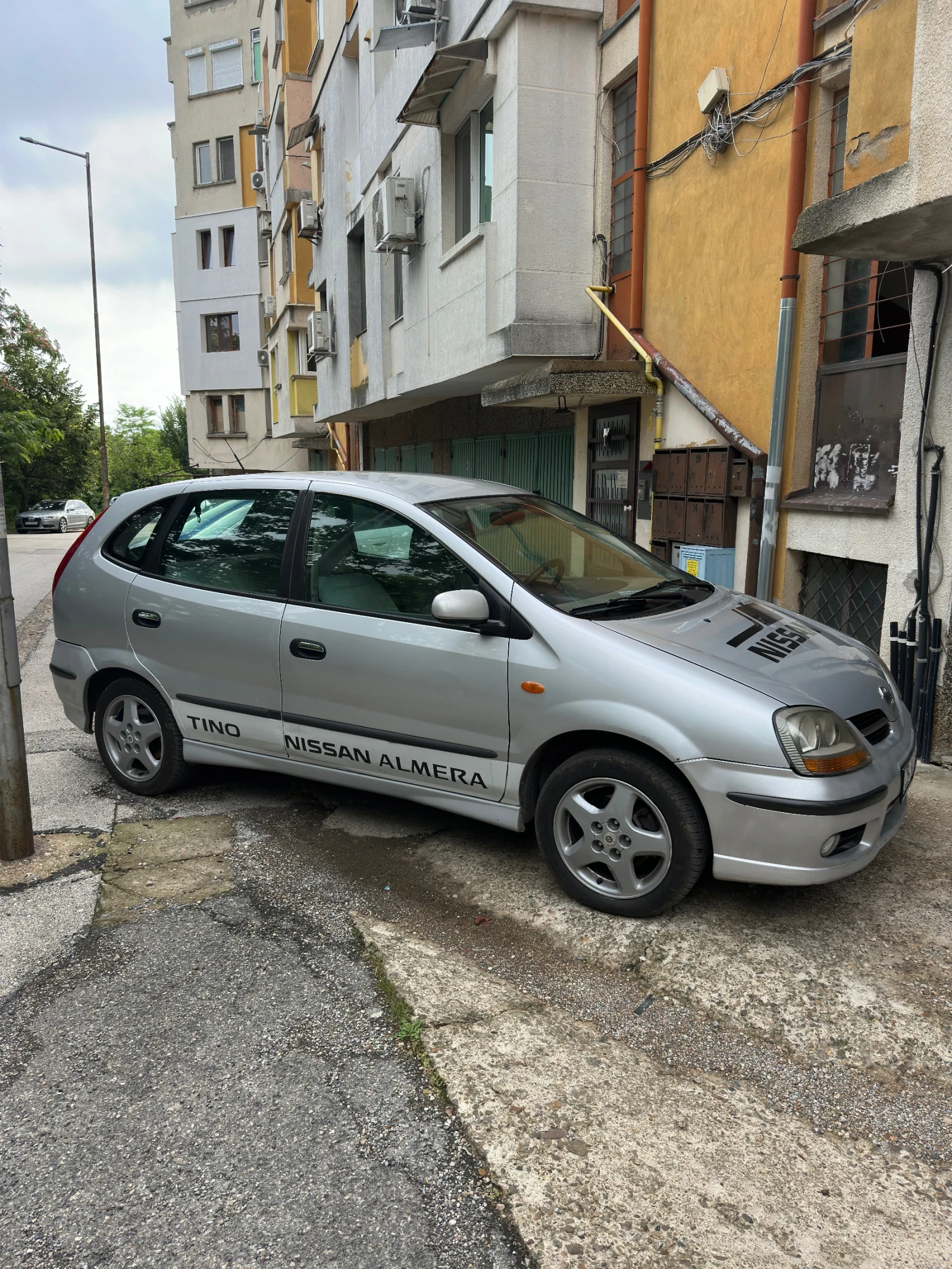 Nissan Almera tino Бензин/газ, снимка 5 - Автомобили и джипове - 55151770
