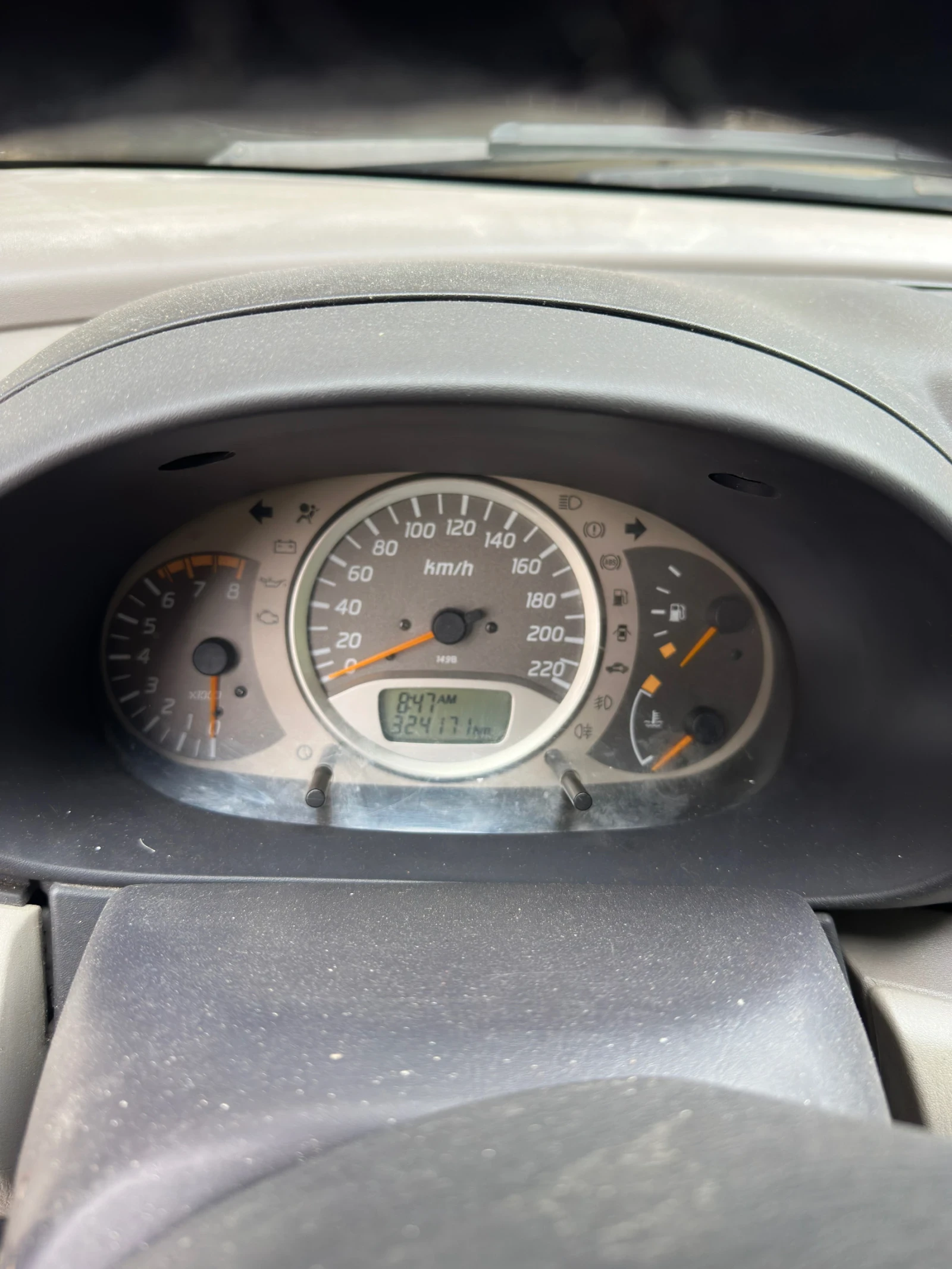 Nissan Almera tino Бензин/газ, снимка 9 - Автомобили и джипове - 55151770