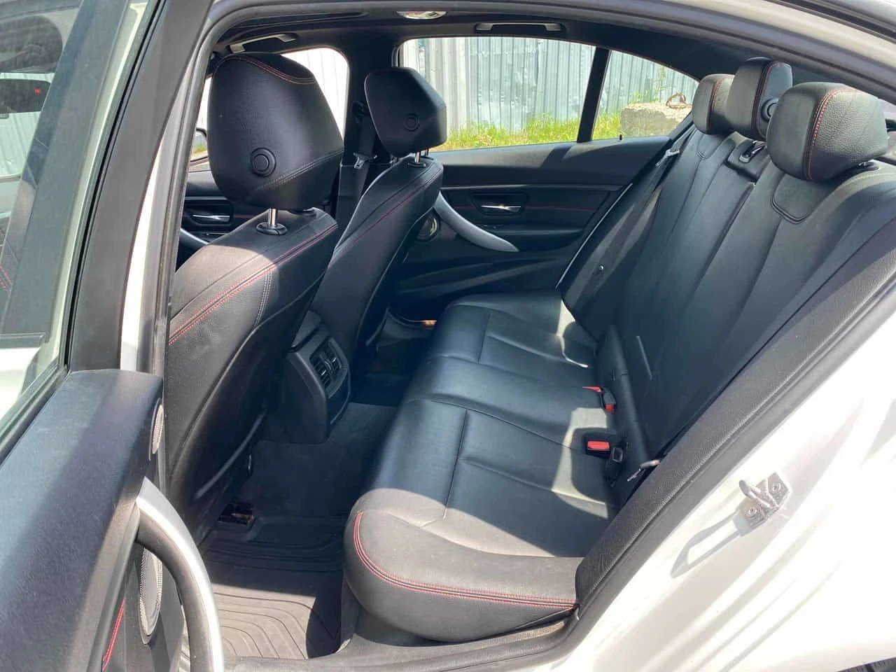 BMW 335  335i xDrive / HARMAN KARDON / MEMORY / PANO / , снимка 15 - Автомобили и джипове - 55429368