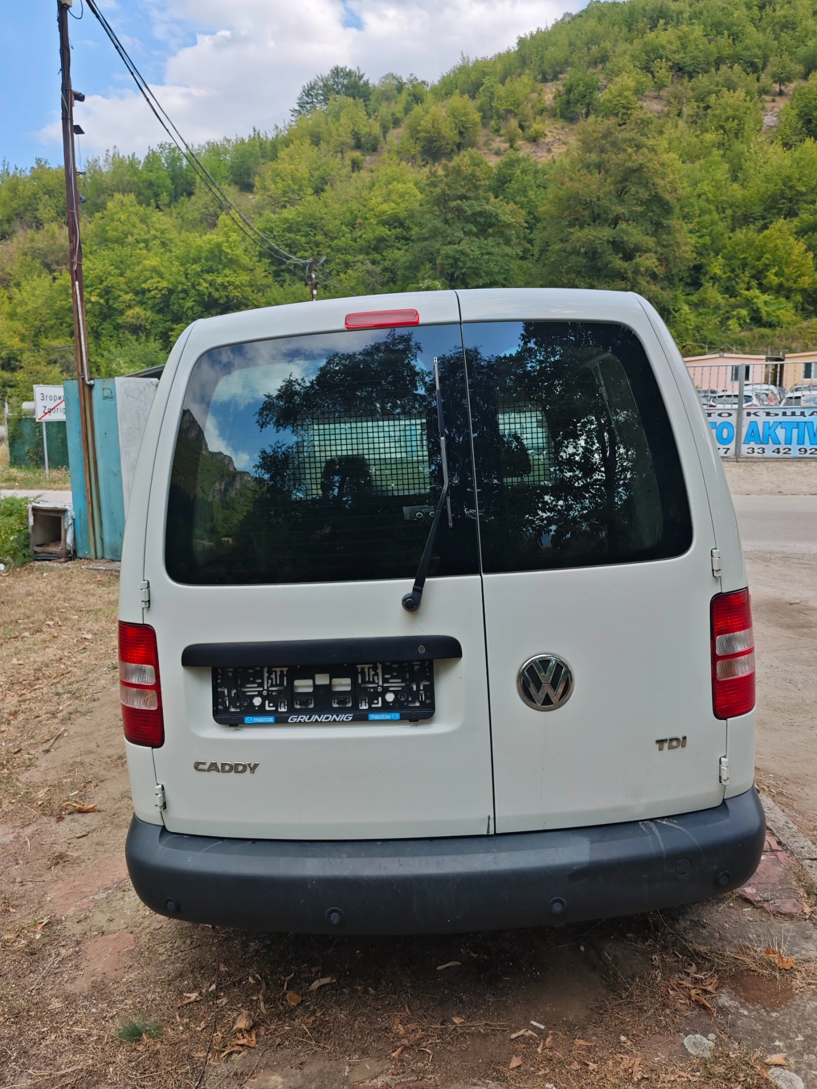 VW Caddy 1.6TDI НОВ ВНОС, снимка 6 - Автомобили и джипове - 55941534
