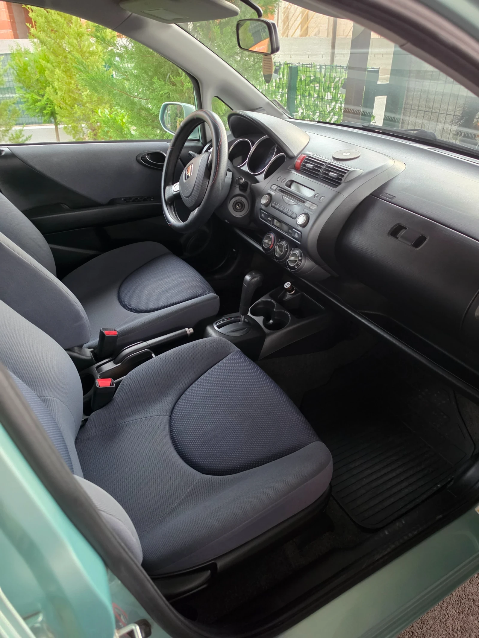 Honda Jazz Автоматик, снимка 6 - Автомобили и джипове - 56086653