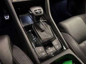 Skoda Karoq 2.0/150HP/SPORT/4X4/PANO/360/AMBI/DIGITAL/ACC/245z, снимка 16