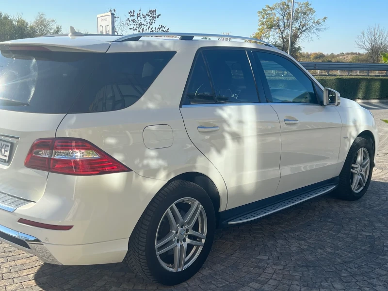 Mercedes-Benz ML 350 AMG EU6 PANORAMA KEYLESS, снимка 4 - Автомобили и джипове - 47598148