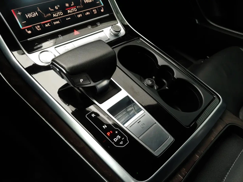 Audi Q8 Technik* B&O* Black optic* 360* Distronic, снимка 10 - Автомобили и джипове - 53442173