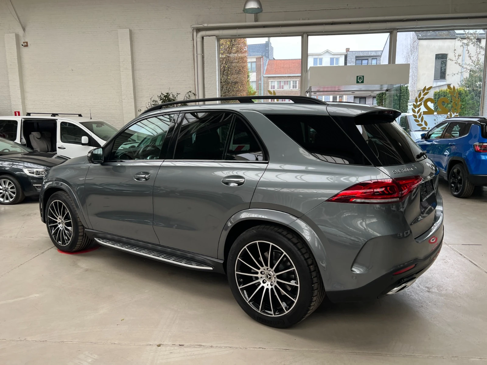 Mercedes-Benz GLE 300De* AIR* PANO* ГАРАНЦИЯ* AMG* BURMESTER* 15.000 - изображение 2