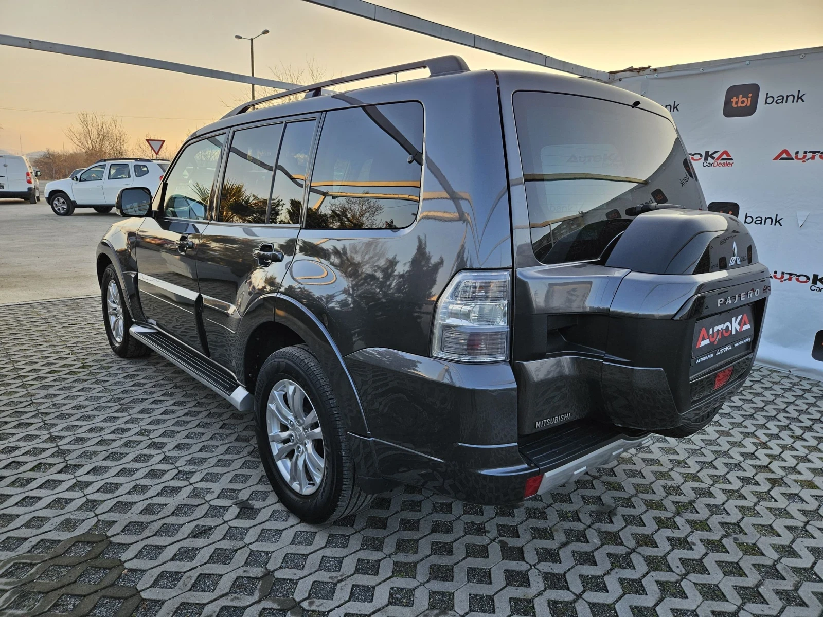 Mitsubishi Pajero 3.2DI-DC-190кс= АВТОМАТ= 7МЕСТА= НАВИ= КАМЕРА= ДДС - изображение 5