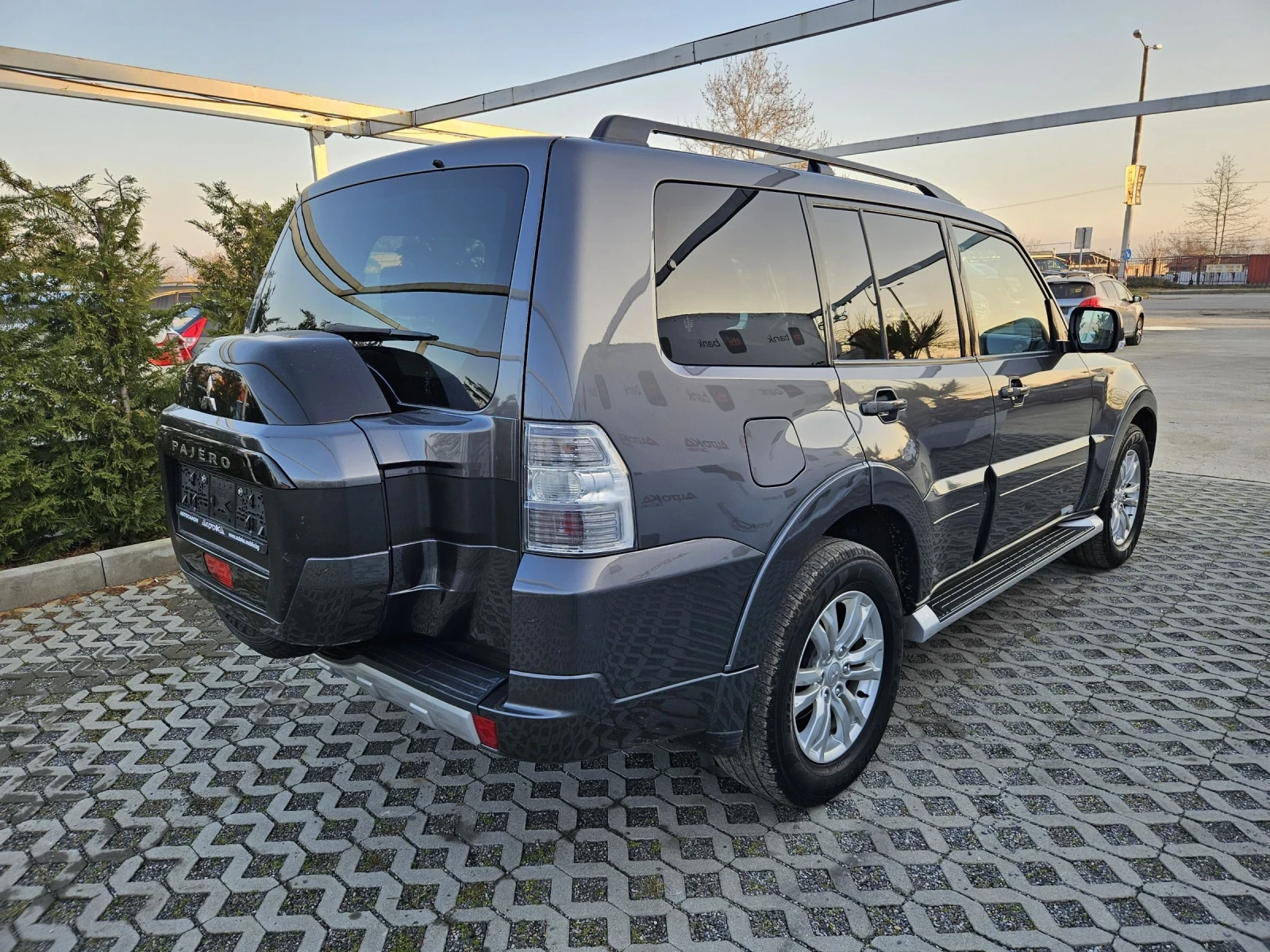 Mitsubishi Pajero 3.2DI-DC-190кс= АВТОМАТ= 7МЕСТА= НАВИ= КАМЕРА= ДДС - изображение 3