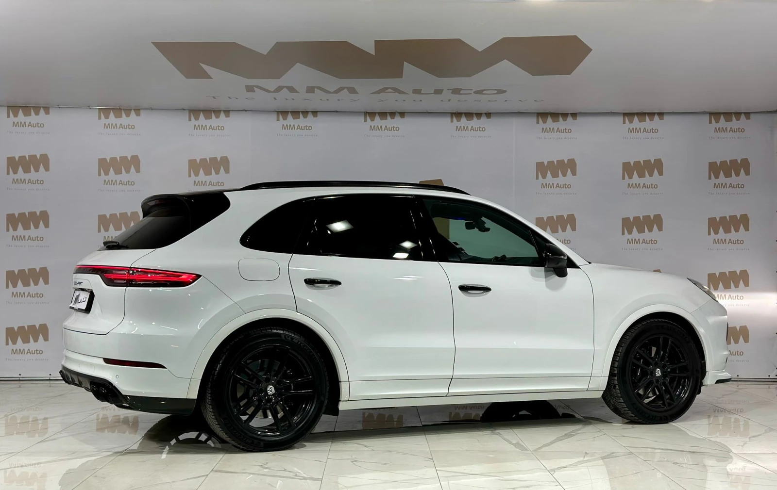 Porsche Cayenne E-Hybrid* Pano* BOSE* PDLS* Matrix - изображение 3