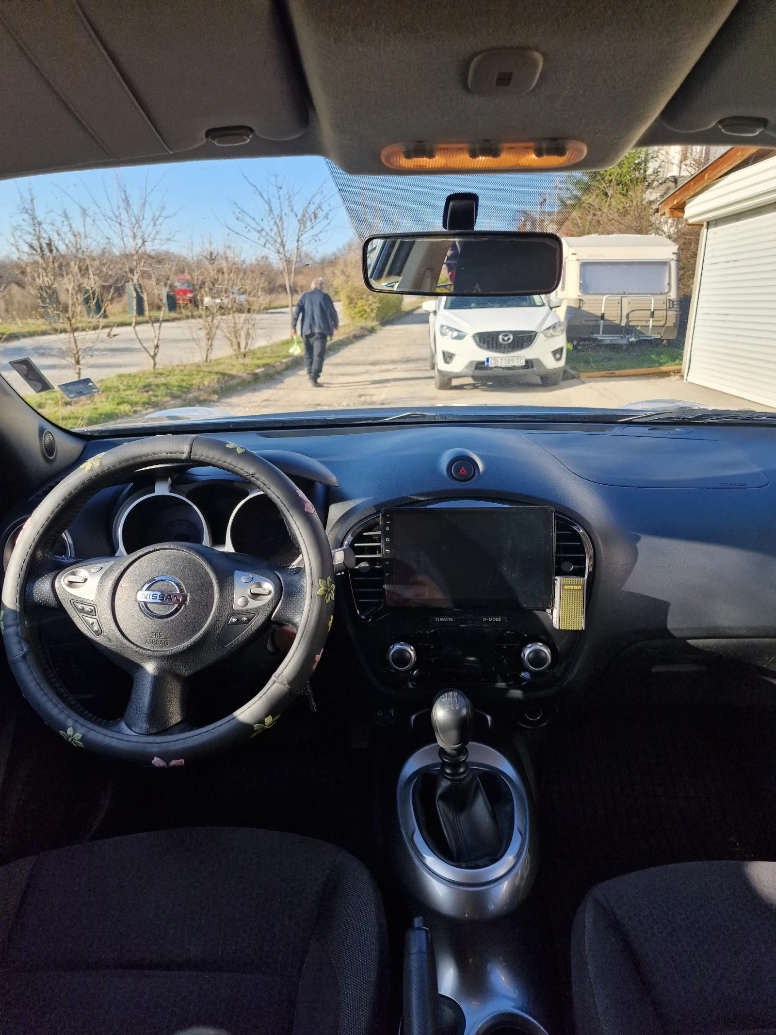 Nissan Juke, снимка 5 - Автомобили и джипове - 53879511
