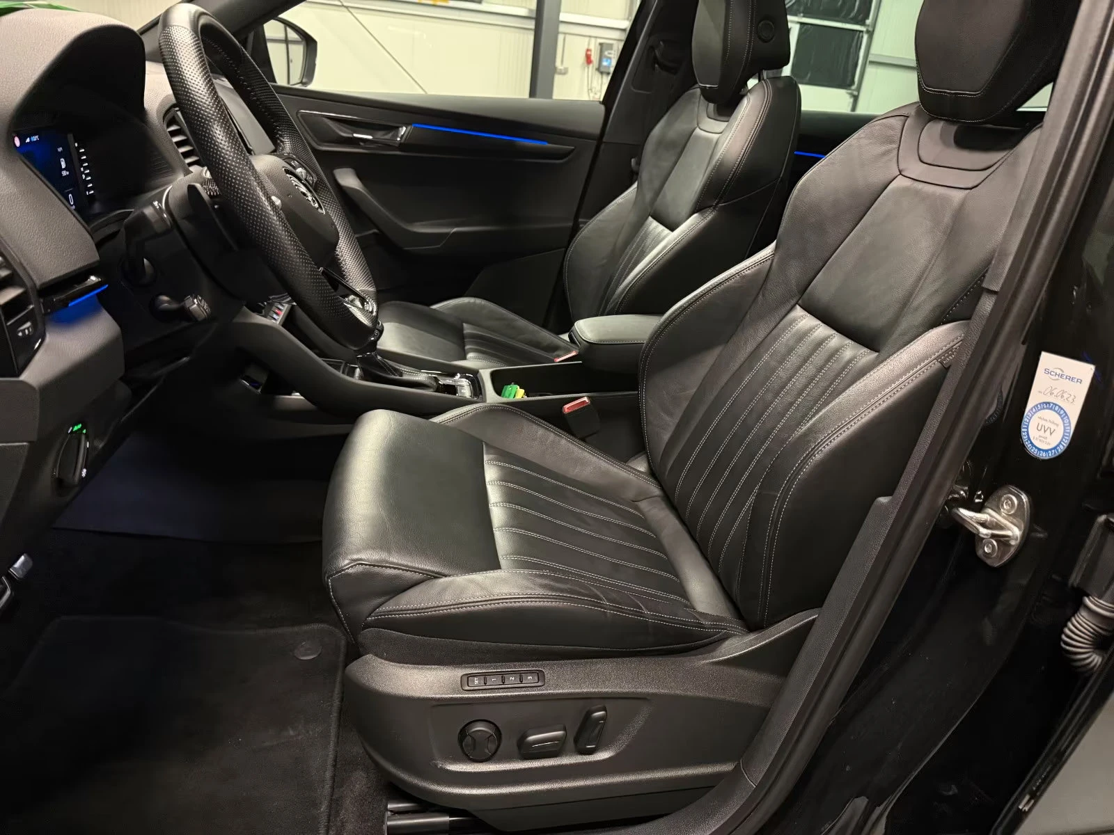 Skoda Karoq 2.0/150HP/SPORT/4X4/PANO/360/AMBI/DIGITAL/ACC/245z | Mobile.bg � ����������� 12