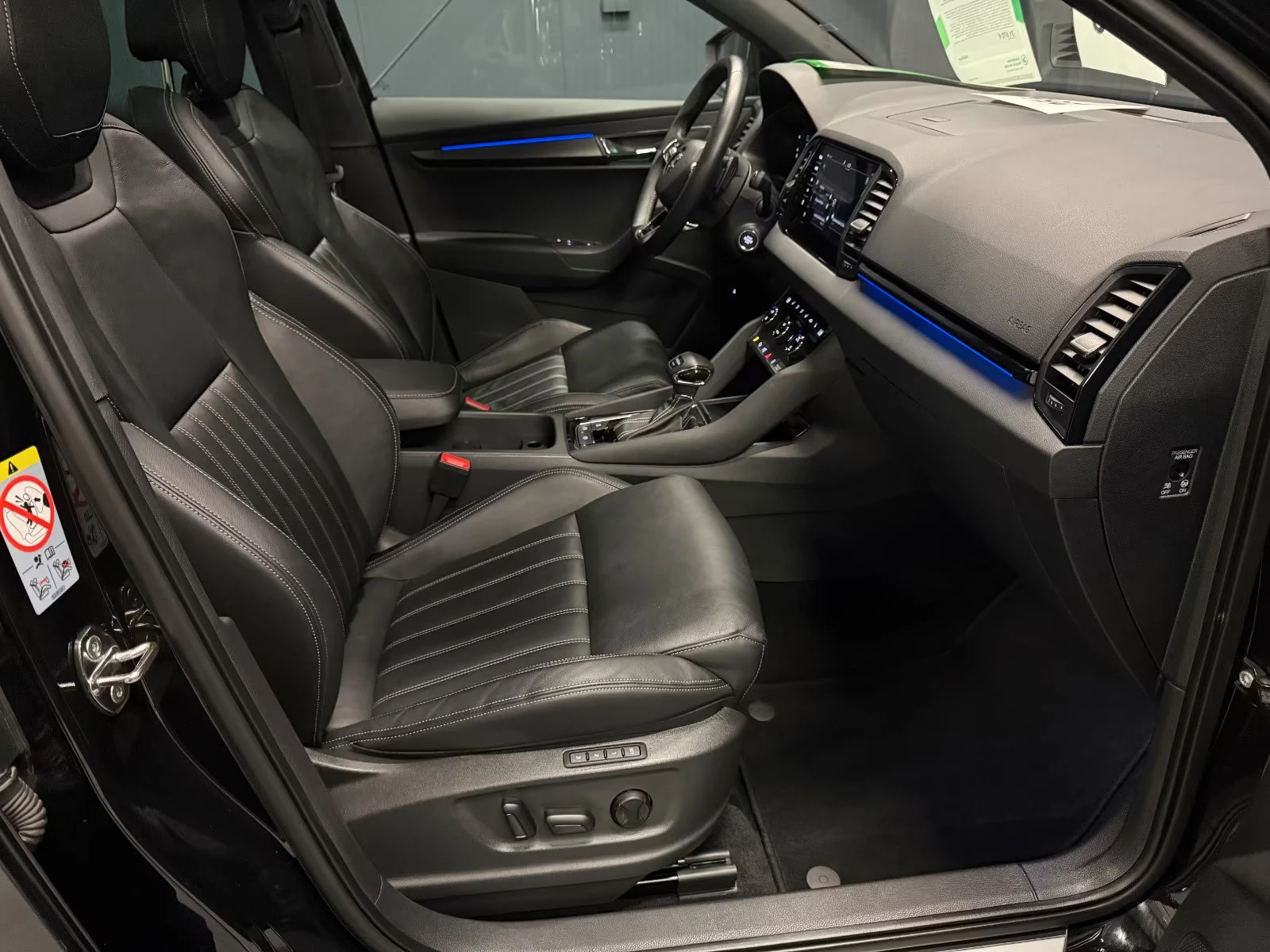 Skoda Karoq 2.0/150HP/SPORT/4X4/PANO/360/AMBI/DIGITAL/ACC/245z | Mobile.bg � ����������� 14