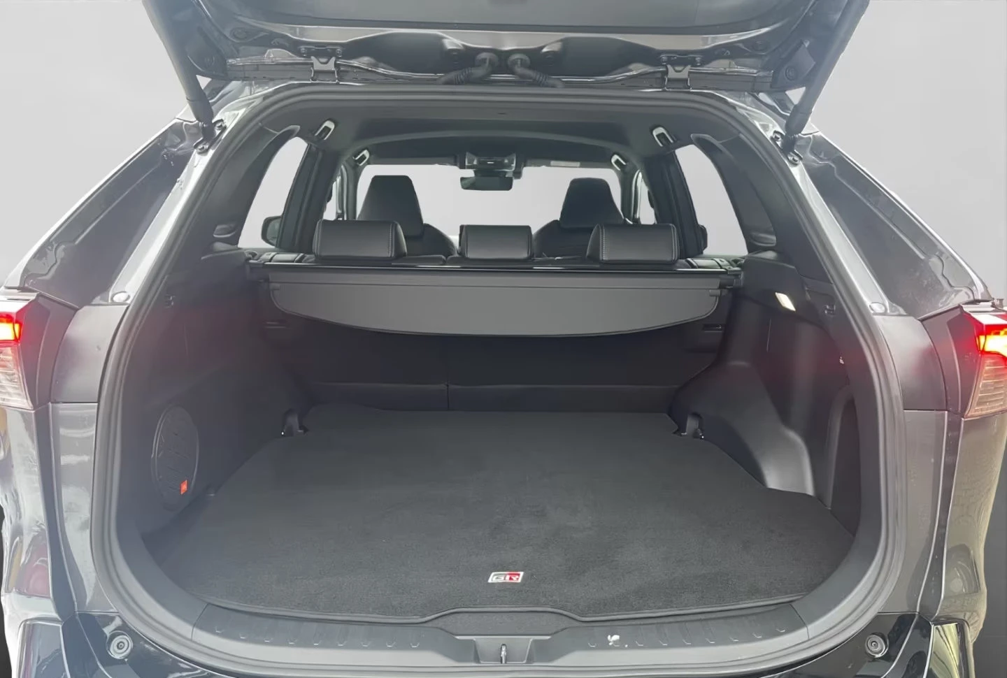 Toyota Rav4 2.5PHEV/306HP/GR-SPORT/4X4/CAM/NAVI/MEMO/JBL/242q | Mobile.bg � ����������� 15