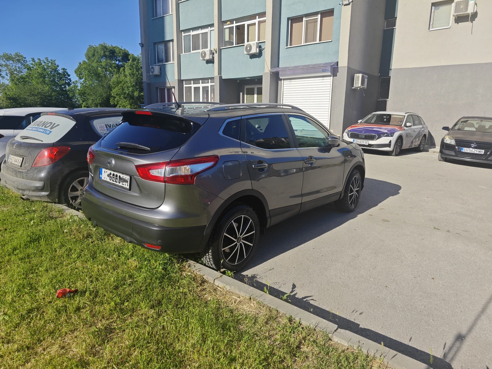 Nissan Qashqai Tekna 4x4  1.6dCi Panorama , снимка 9 - Автомобили и джипове - 54755016
