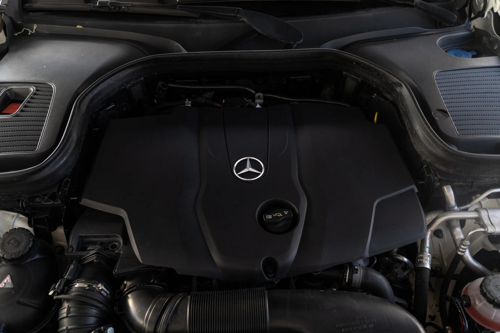 Mercedes-Benz GLC 250 D = 2017 = TOP =  ФОЛИО = ГАРАНЦИЯ = ЛИЗИНГ, снимка 13 - Автомобили и джипове - 54755169