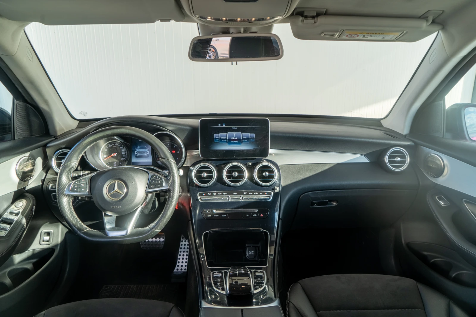 Mercedes-Benz GLC 250 D = 2017 = TOP =  ФОЛИО = ГАРАНЦИЯ = ЛИЗИНГ, снимка 7 - Автомобили и джипове - 54755169