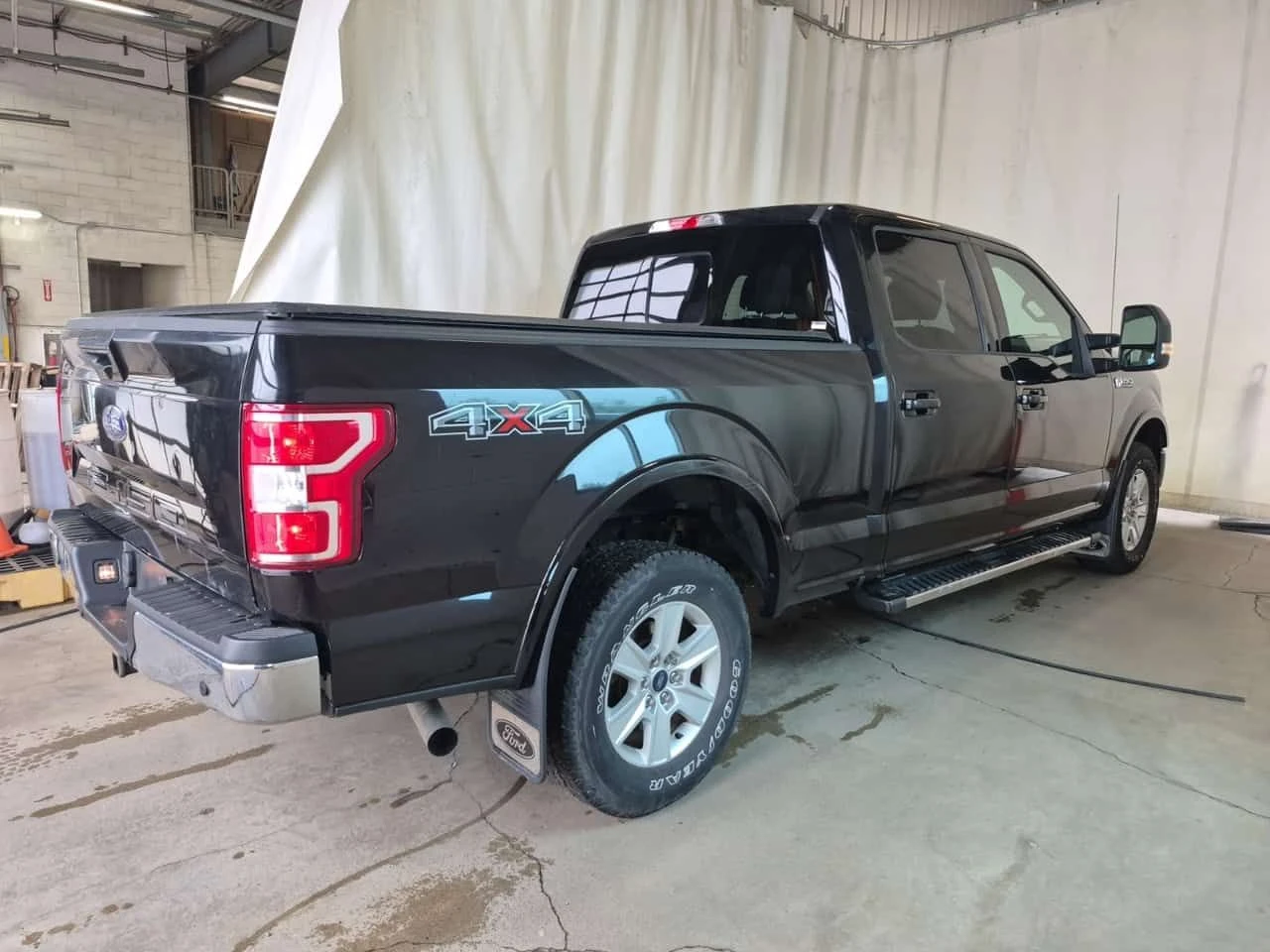 Ford F150 LARIAT| ОБДУХВАНЕ| ЗАДНА КАМЕРА| МЕМОRY| CARFAX| , снимка 3 - Автомобили и джипове - 55062801