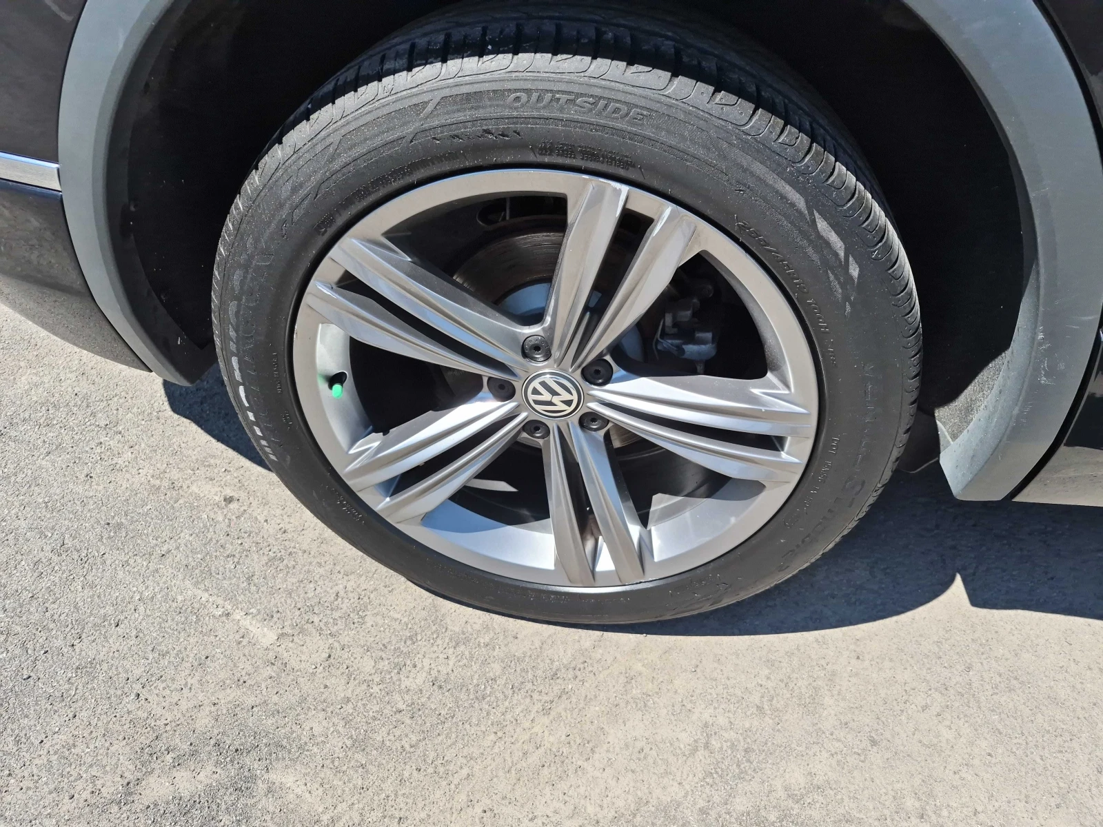 VW Tiguan Highline / От Представителство / Автокредит, снимка 7 - Автомобили и джипове - 55954965