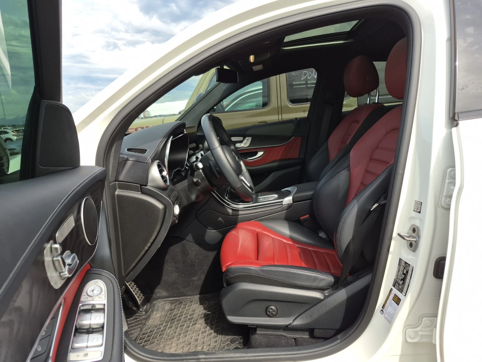 Mercedes-Benz GLC 300 GLC 300 4MATIC Coupe / Автокредит, снимка 5 - Автомобили и джипове - 56248002
