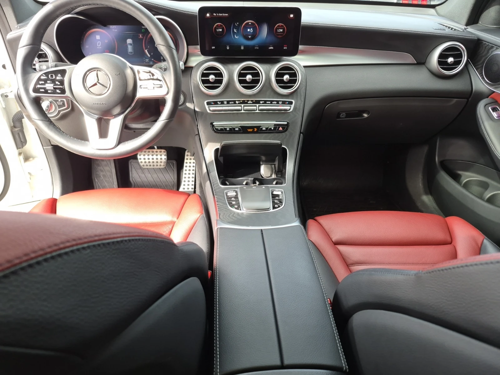 Mercedes-Benz GLC 300 GLC 300 4MATIC Coupe / Автокредит, снимка 2 - Автомобили и джипове - 56248002