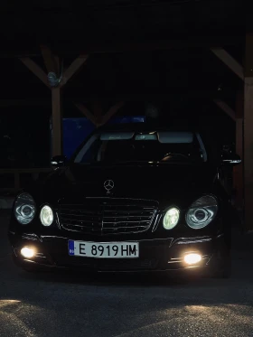 Mercedes-Benz E 320, снимка 1