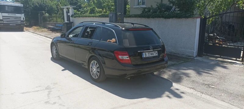 Mercedes-Benz C 220, снимка 3 - Автомобили и джипове - 48337869