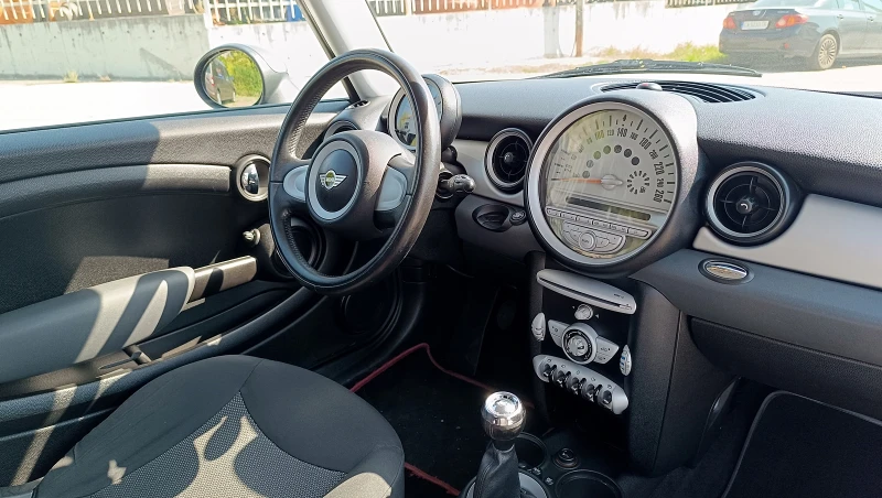 Mini One 1.4i, снимка 10 - Автомобили и джипове - 50896289