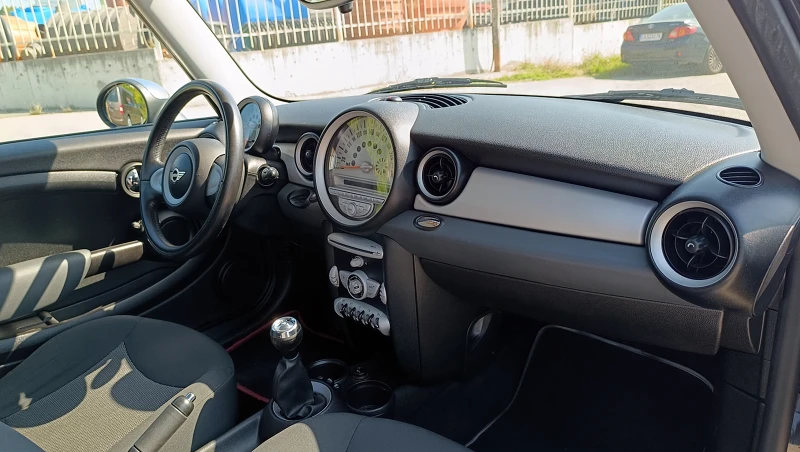 Mini One 1.4i, снимка 9 - Автомобили и джипове - 50896289