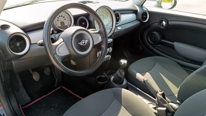 Mini One 1.4i, снимка 11 - Автомобили и джипове - 50896289