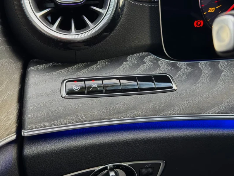 Mercedes-Benz CLS 400 d/AMG/340HP/9G-TRONIC/BURMESTER/360CAM/PANO/696fpr, снимка 14 - Автомобили и джипове - 51593852