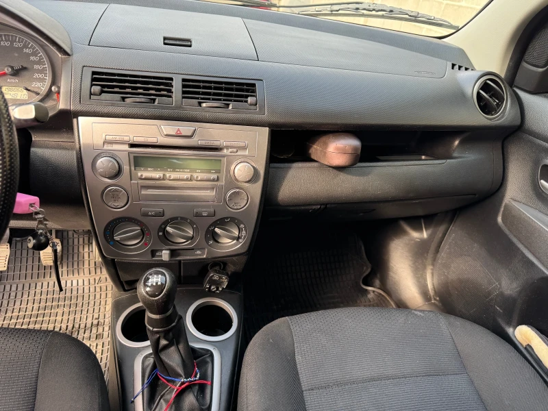 Mazda 2, снимка 12 - Автомобили и джипове - 52146882