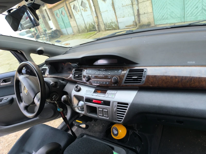 Honda Fr-v, снимка 3 - Автомобили и джипове - 52472197