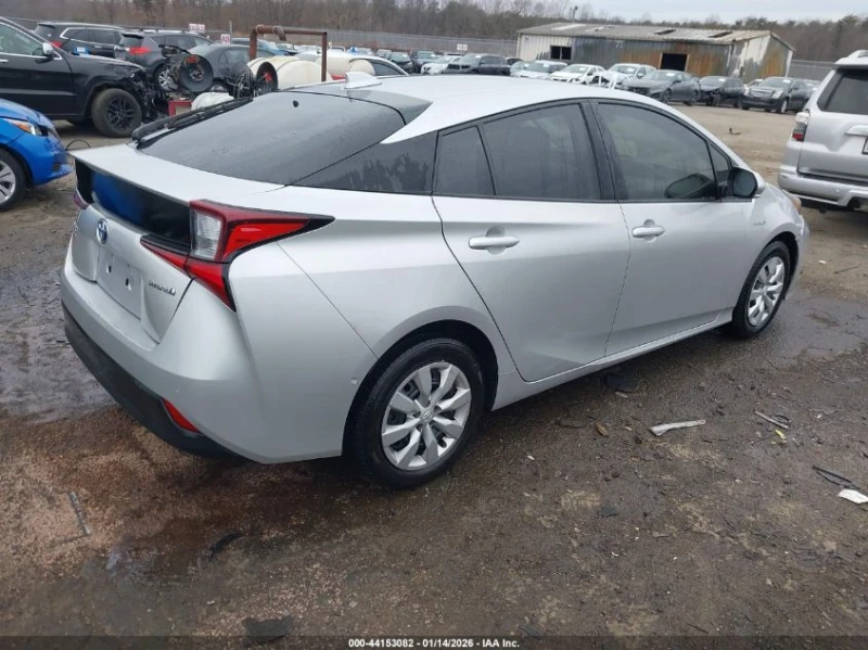 Toyota Prius 1.8l Le, снимка 4 - Автомобили и джипове - 53530443