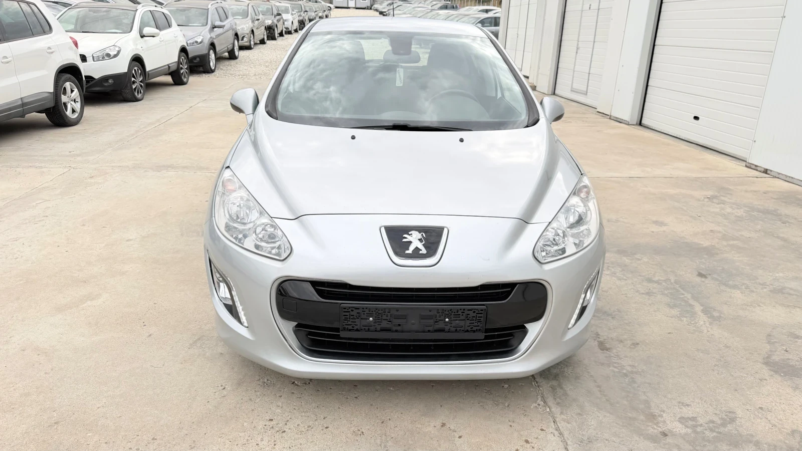 Peugeot 308 1.6i 16v * Facelife* UNIKAT, снимка 11 - Автомобили и джипове - 36928993