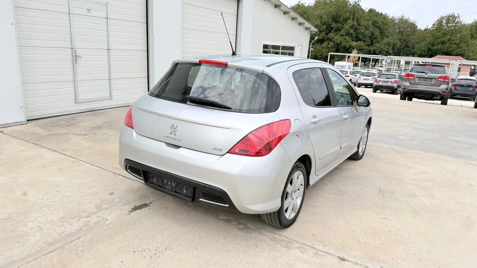 Peugeot 308 1.6i 16v * Facelife* UNIKAT, снимка 15 - Автомобили и джипове - 36928993
