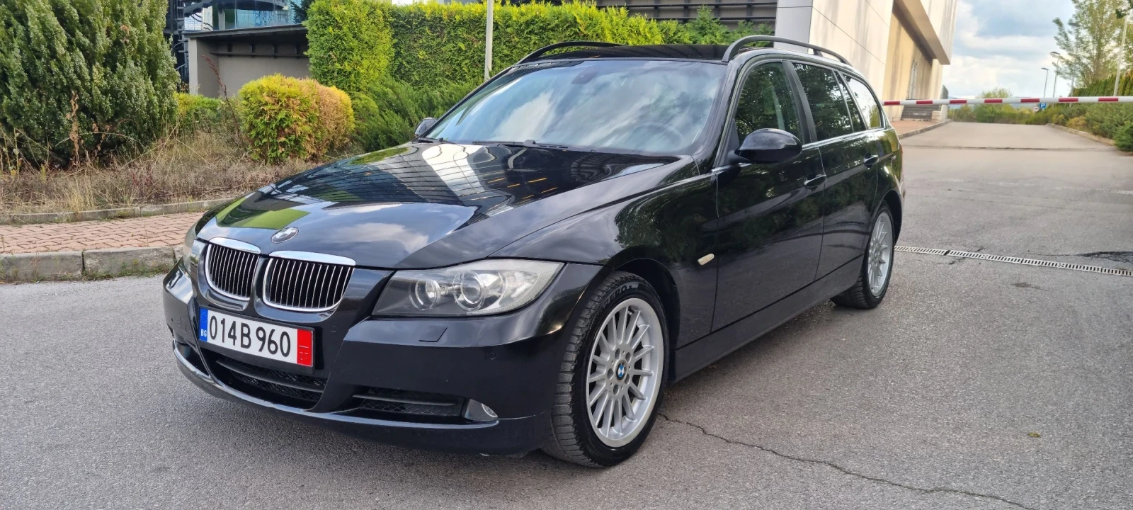 BMW 325 325XI Кожа / Автомат/ Навигация - [1] 