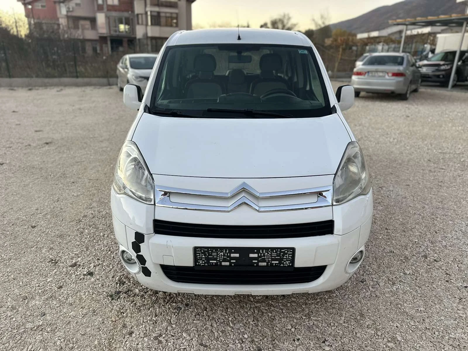 Citroen Berlingo 1.6HDI//90KS//KLIMATIK//2010G - изображение 9