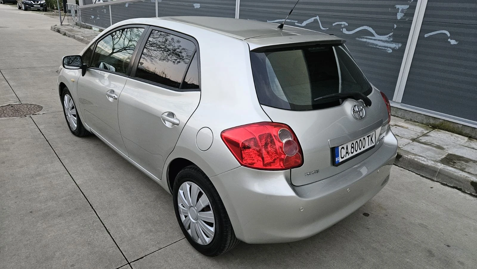 Toyota Auris 1.6 - изображение 3