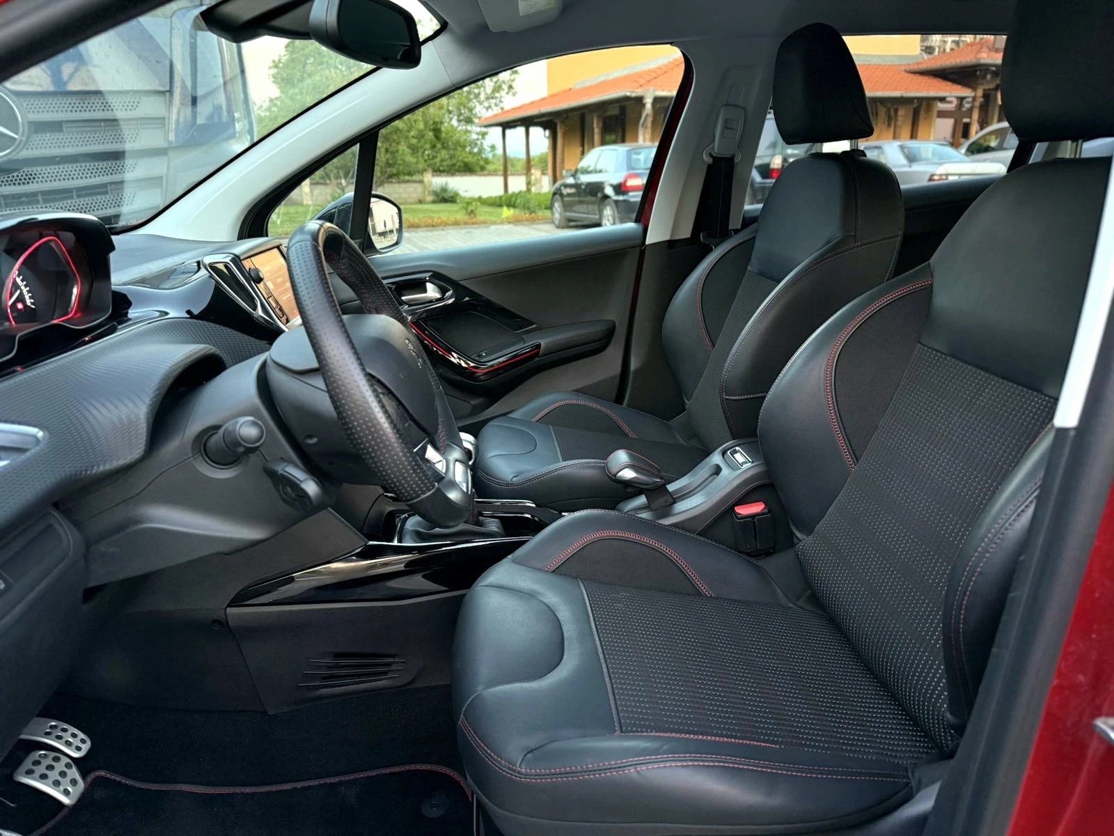 Peugeot 2008 GT, facelift , 6-скорости - изображение 9