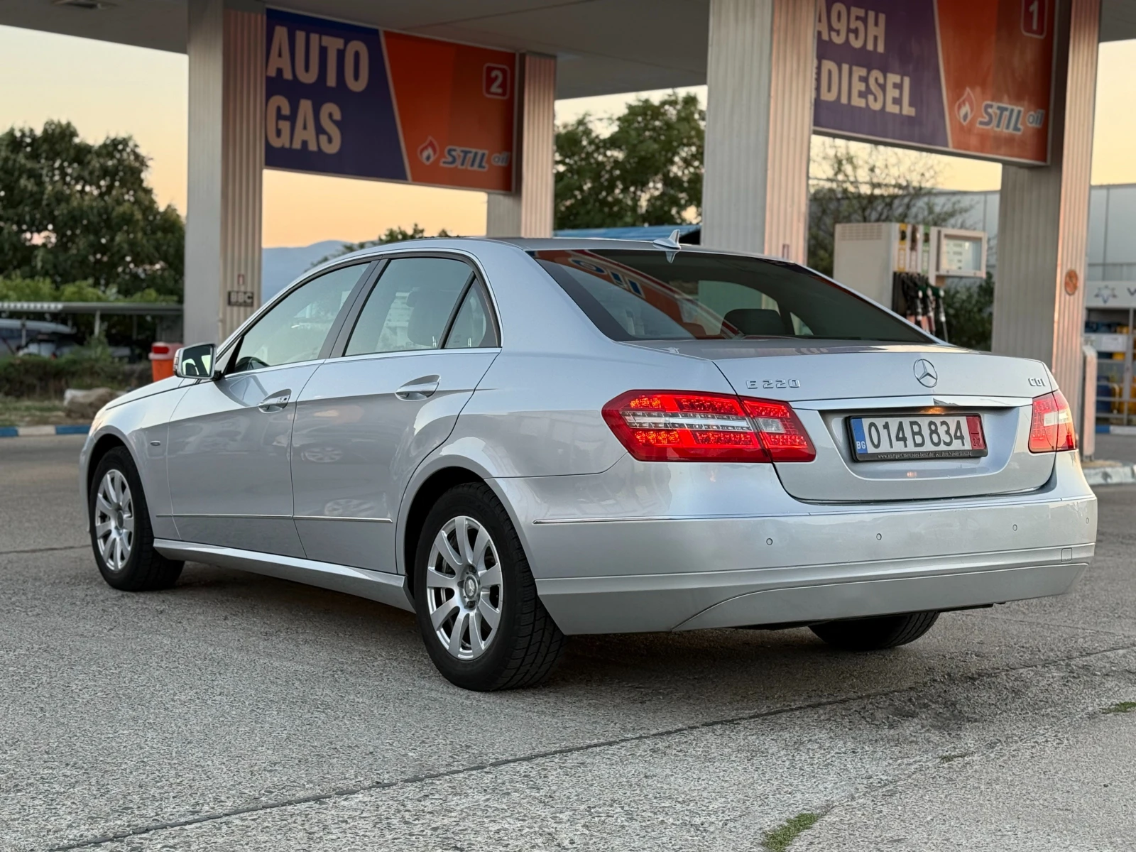 Mercedes-Benz E 220 Avantgarde - изображение 4
