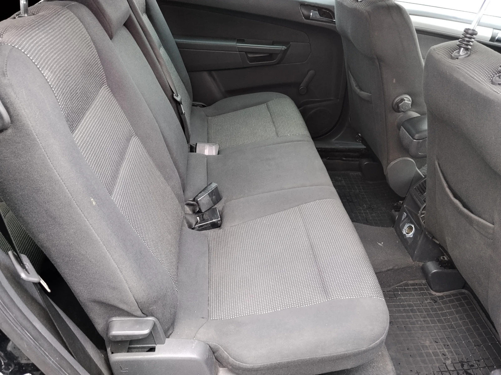 Opel Zafira 1.9JTD/120к.E4 | Mobile.bg — изображение 10